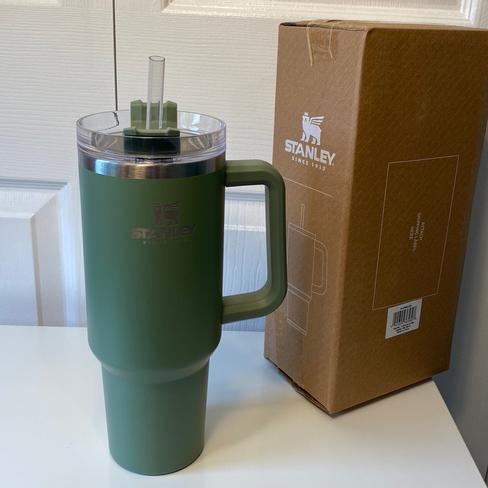 Stanley Quencher 40oz Color: Shrub